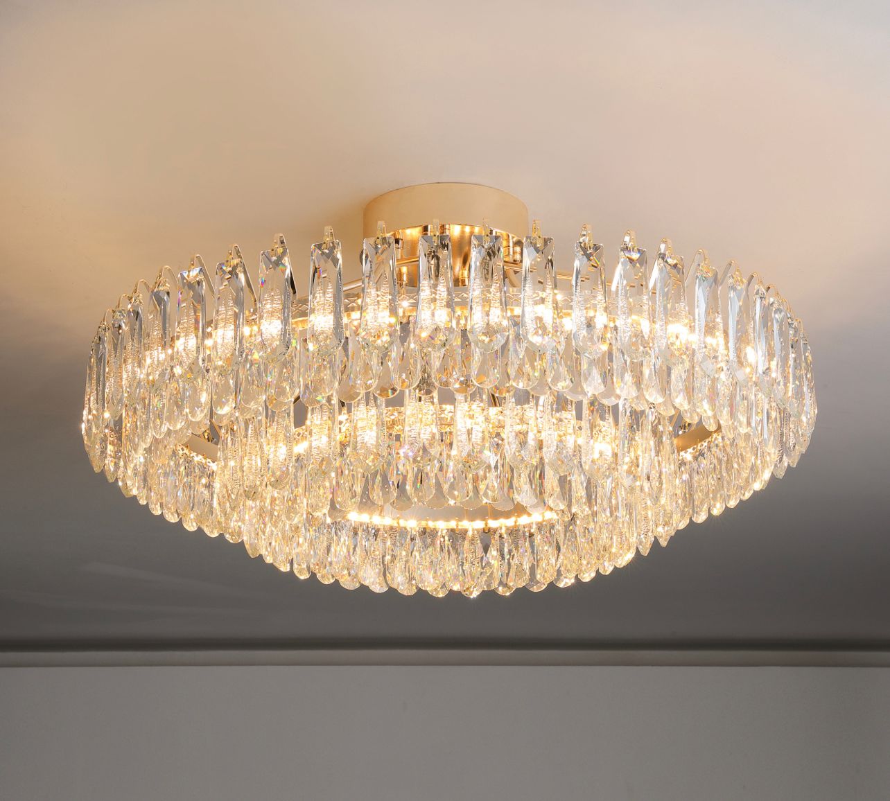 CHANDELLIER LIGHT